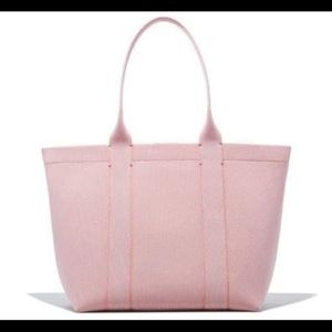 ⭐️💕ISO Rothy’s Rosewater Tote💕⭐️